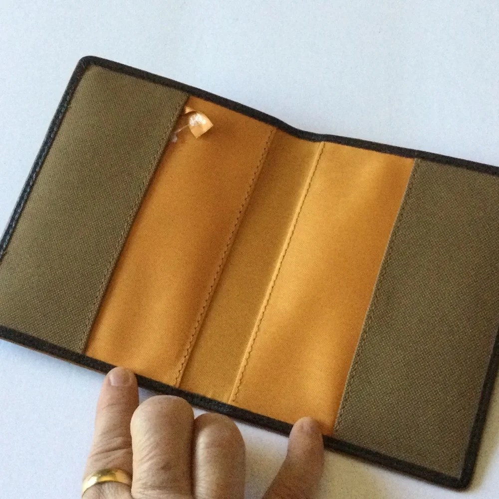 TIMBERLAND LEATHER PASSPORT HOLDER CASE BROWN NWOT